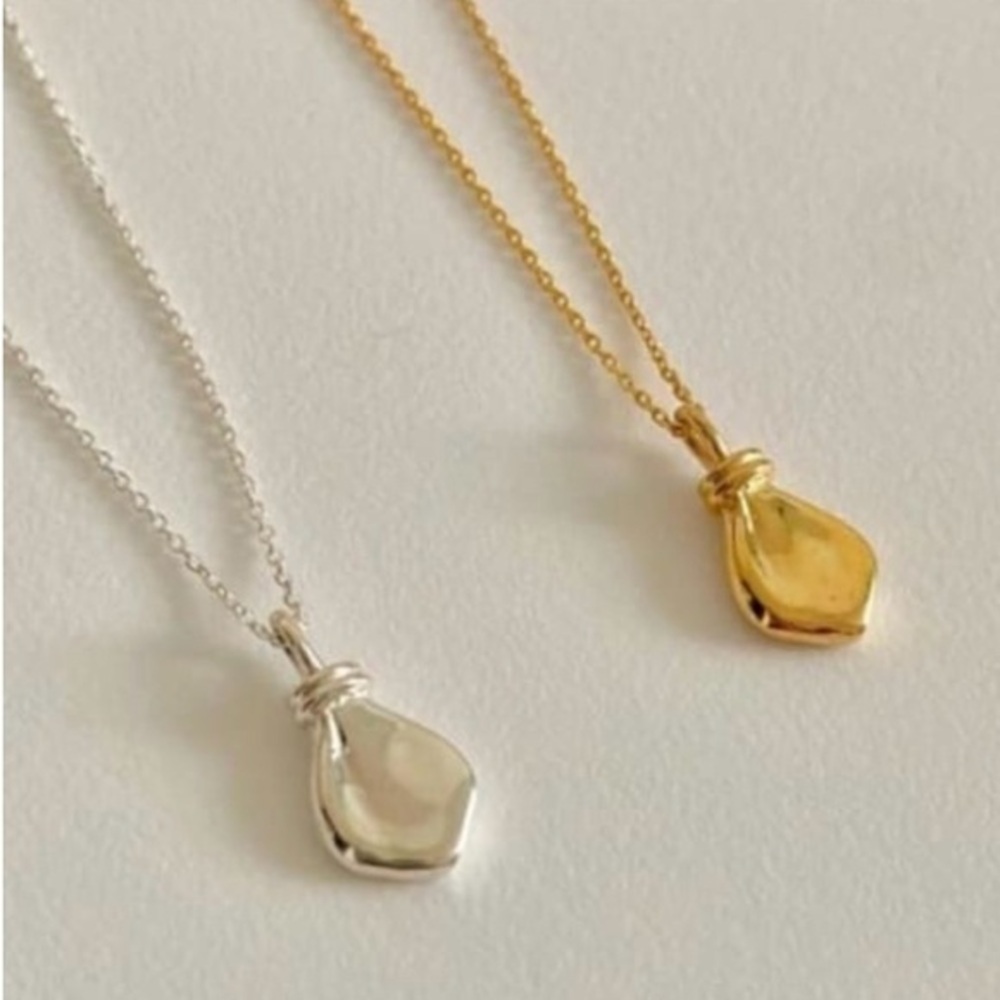 New 🎁 Pendant Necklace in Sterling Silver